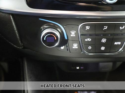 Summit White 2023 Chevrolet Traverse LT Cloth