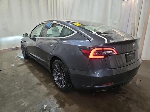 2019 Tesla Model 3 Mid Range