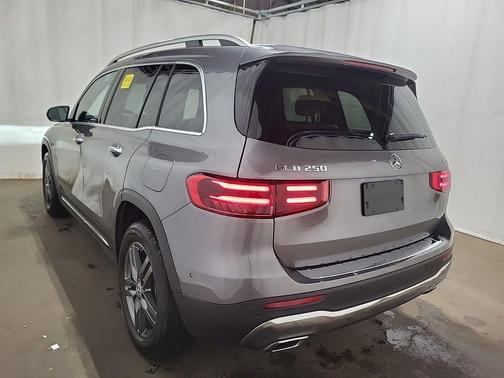 Mountain Grey Metallic 2024 Mercedes-Benz GLB 250 4MATIC