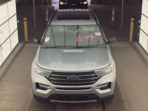 Iconic Silver Metallic 2023 Ford Explorer XLT