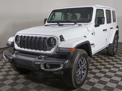 Bright White Clearcoat 2025 Jeep Wrangler 4-Door Sahara 4x4