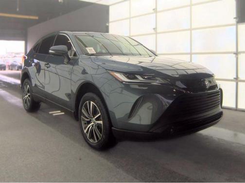 Coastal Gray Metallic 2023 Toyota Venza LE