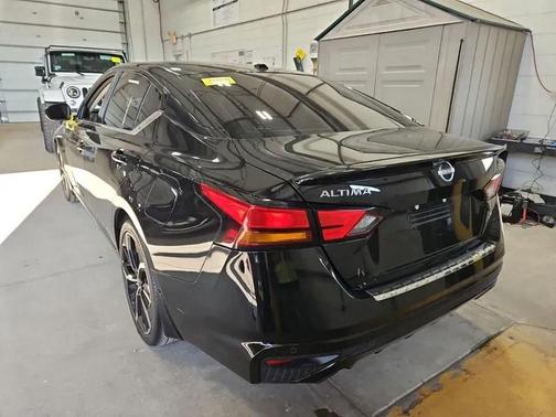 2023 Nissan Altima SR FWD