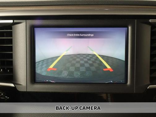 Brilliant Black Crystal Pearlcoat 2023 Chrysler Voyager LX