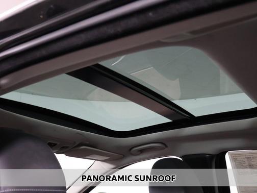 2017 INFINITI QX30 Luxury