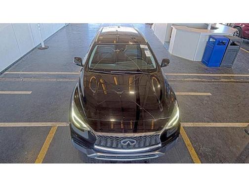 2017 INFINITI QX30 Luxury