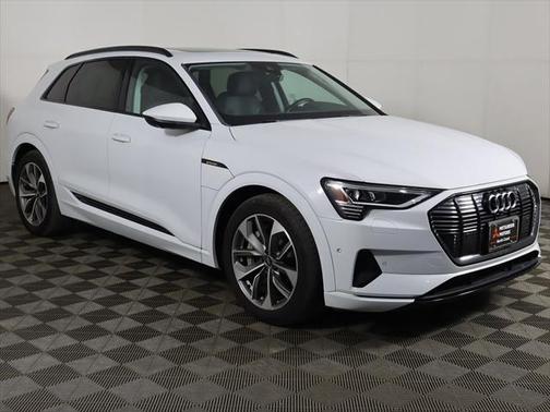 2021 Audi e-tron Premium Plus