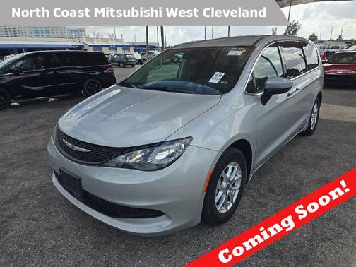 Silver Mist Clearcoat 2023 Chrysler Voyager LX