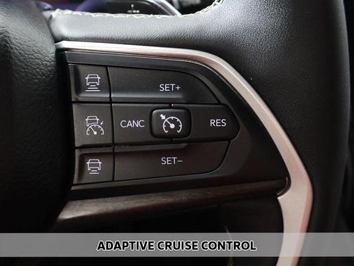 Diamond Black Crystal Pearlcoat 2023 Jeep Grand Cherokee Limited