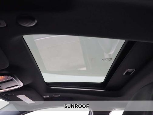Bright White Clearcoat 2020 Jeep Grand Cherokee Laredo