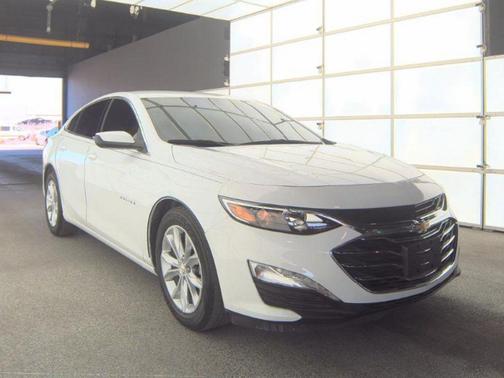 Summit White 2023 Chevrolet Malibu FWD 1LT