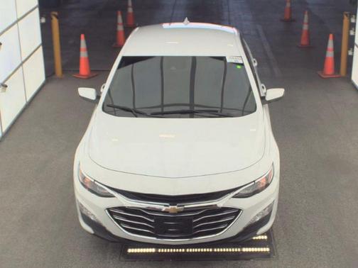 Summit White 2023 Chevrolet Malibu FWD 1LT