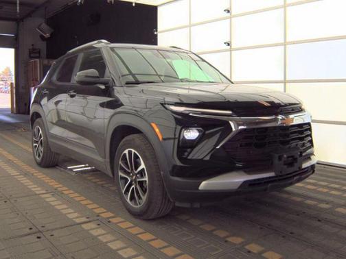 Mosaic Black Metallic 2024 Chevrolet Trailblazer LT