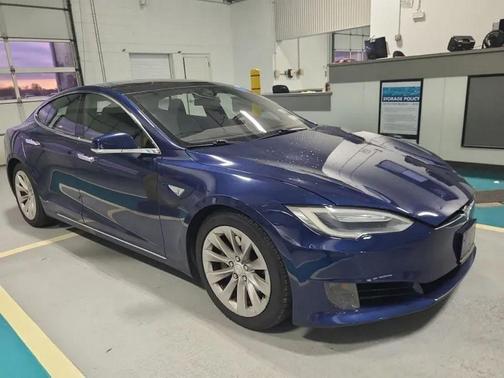 2016 Tesla Model S 90D