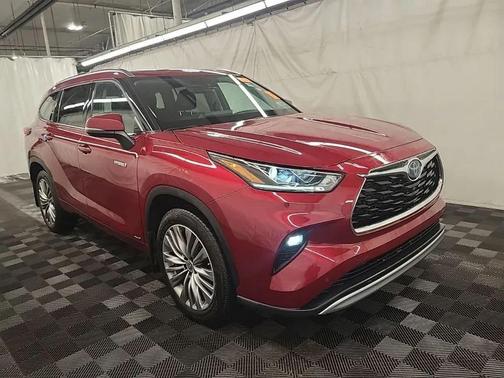 2021 Toyota Highlander Hybrid Platinum