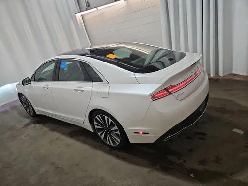White Platinum Clearcoat Metallic 2019 Lincoln MKZ Reserve II