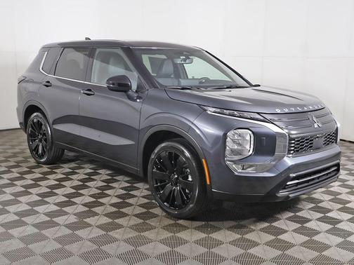 Graphite Gray 2026 Mitsubishi Outlander LE S-AWC