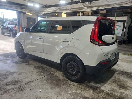 Snow White Pearl 2021 Kia Soul LX