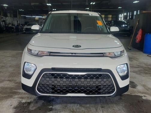Snow White Pearl 2021 Kia Soul LX