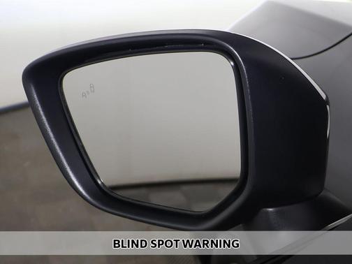 Labrador Black Pearl 2026 Mitsubishi Eclipse Cross SE