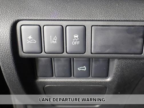 Labrador Black Pearl 2026 Mitsubishi Eclipse Cross SE