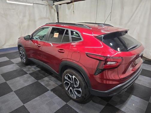 Crimson Metallic 2025 Chevrolet Trax FWD 2RS