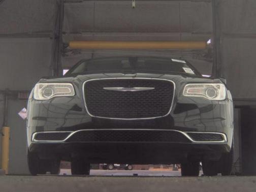 2020 Chrysler 300 Touring