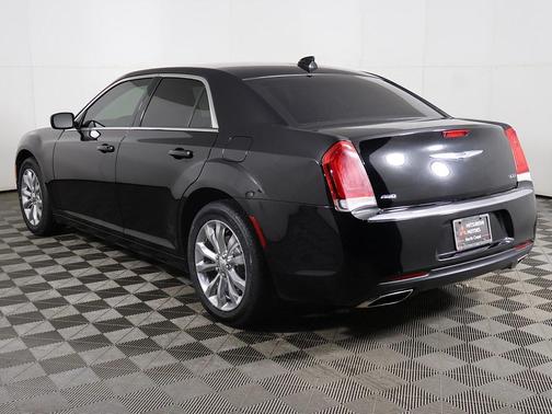 2020 Chrysler 300 Touring