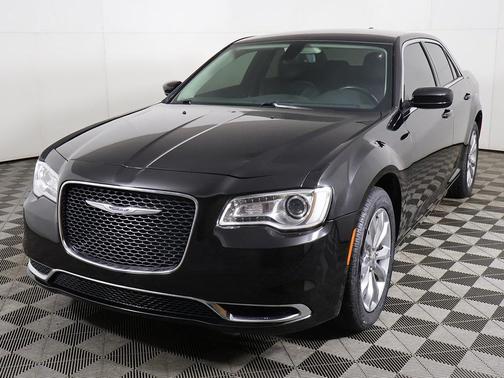 2020 Chrysler 300 Touring