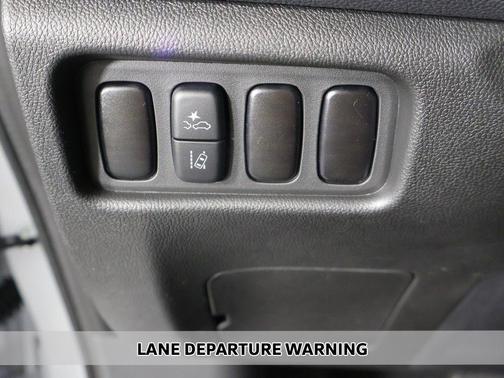 White Diamond 2026 Mitsubishi Outlander Sport 2.0 LE