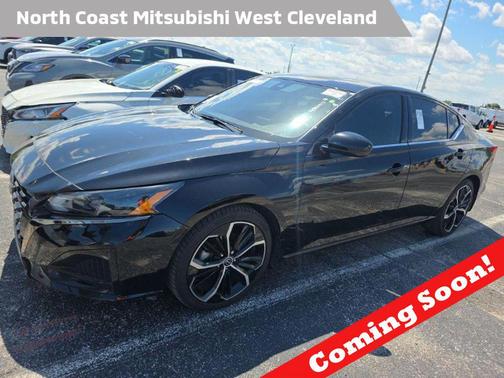 Super Black 2023 Nissan Altima SR FWD