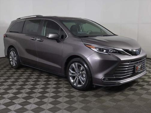 2022 Toyota Sienna Platinum 7 Passenger