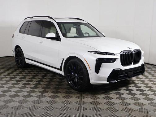 Mineral White Metallic 2024 BMW X7 xDrive40i