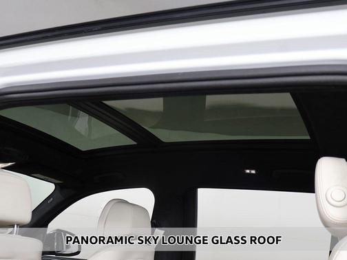 Mineral White Metallic 2024 BMW X7 xDrive40i