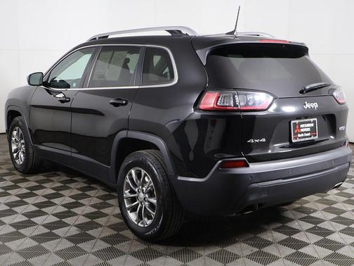 Diamond Black Crystal Pearlcoat 2021 Jeep Cherokee Latitude Lux