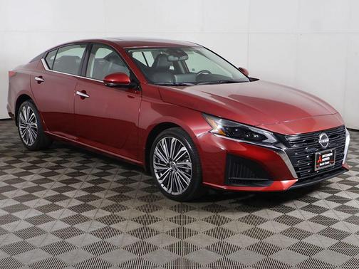 Scarlet Ember Tintcoat 2023 Nissan Altima 2.5 SL
