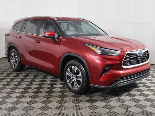2023 Toyota Highlander Hybrid XLE