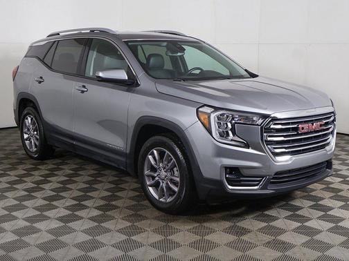 Sterling Metallic 2024 GMC Terrain SLT