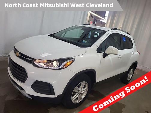 Summit White 2022 Chevrolet Trax LT
