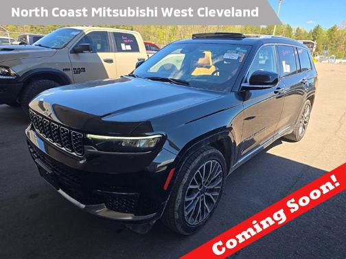 Diamond Black Crystal Pearlcoat 2023 Jeep Grand Cherokee L Summit Reserve