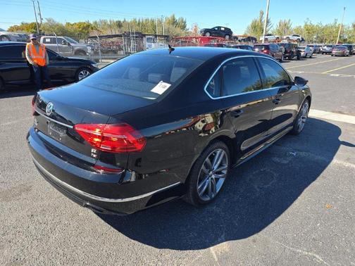 2016 Volkswagen Passat 1.8T R-Line
