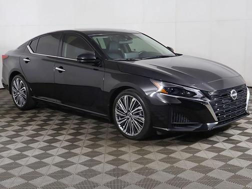 Super Black Clearcoat 2024 Nissan Altima 2.5 SL