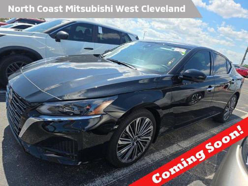 Super Black Clearcoat 2024 Nissan Altima 2.5 SL