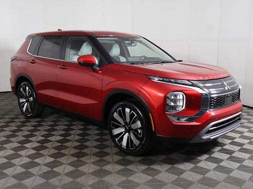 Red Diamond 2025 Mitsubishi Outlander SE 2.5 S-AWC