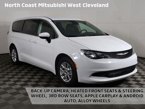 Bright White Clearcoat 2023 Chrysler Voyager LX