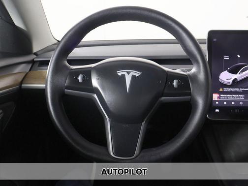 Pearl White Multi-Coat 2023 Tesla Model 3 Standard Range