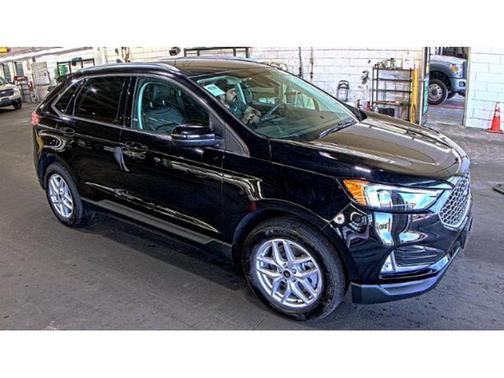 Agate Black Metallic 2024 Ford Edge SEL