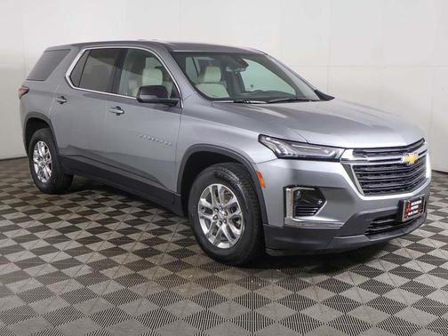 Sterling Gray Metallic 2023 Chevrolet Traverse LS