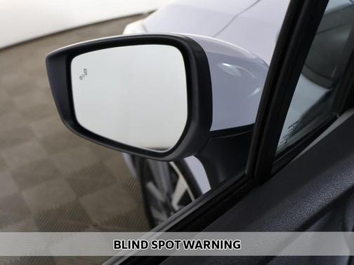 2023 Nissan Versa 1.6 SV