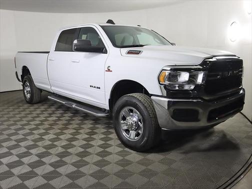 2022 RAM 2500 Big Horn Crew Cab 4x4 8' Box